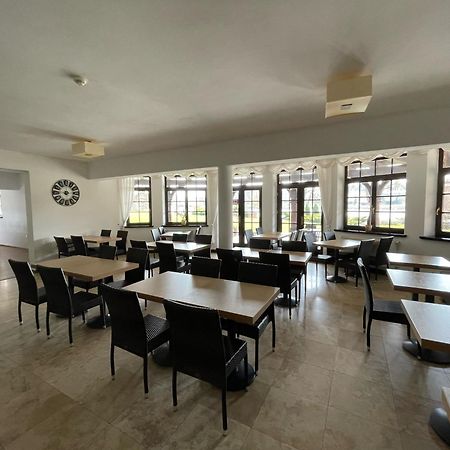 Stary Tartak Hotel อิวาวา ภายนอก รูปภาพ