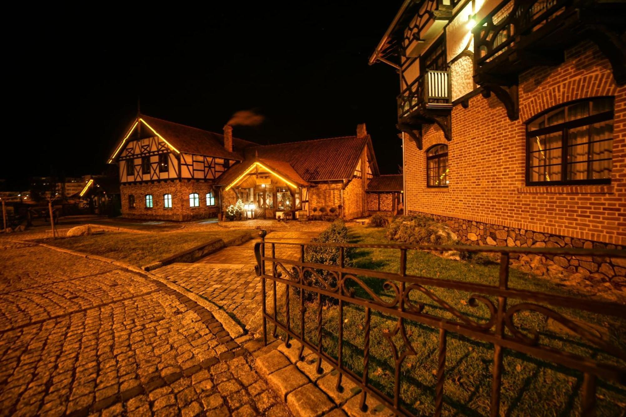 Stary Tartak Hotel อิวาวา ภายนอก รูปภาพ